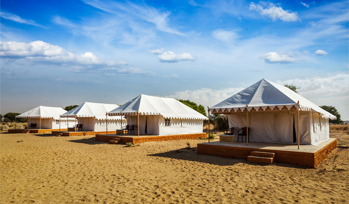 camp in sam sand dunes