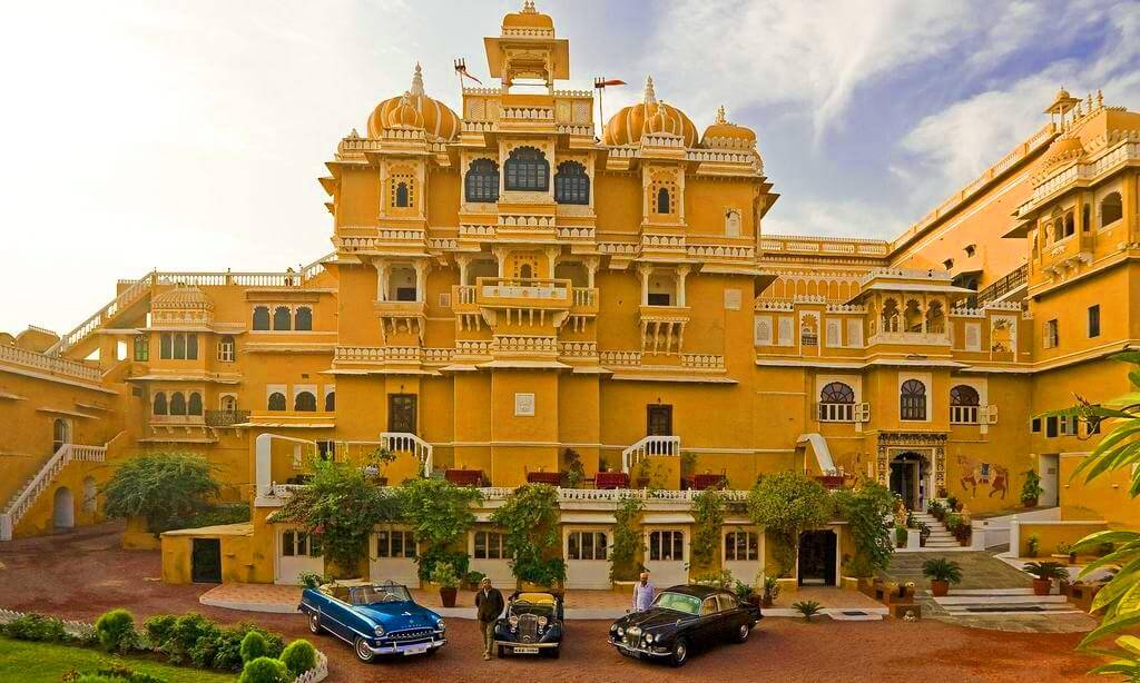 palaces in india