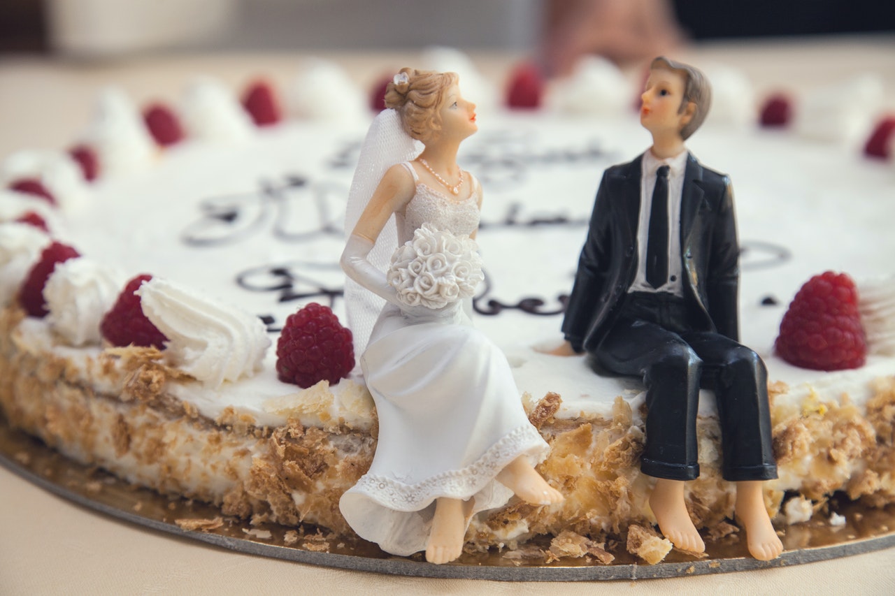 wedding cake dolls