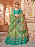 Lavish lehengas at best prices only at Mirraw.com for every desi diva!